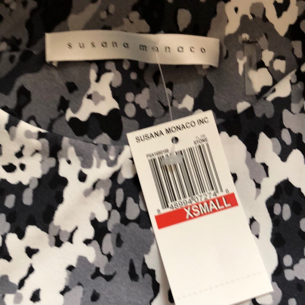 ✨HP✨ NWT Susana Monaco Printed, Cut-Out Top, XS - Picture 7 of 8